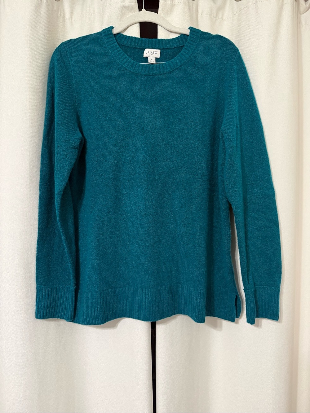 J. Crew Crewneck Sweater in Green Size M